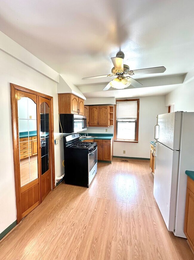 Building Photo - 2110 Larkins Wy