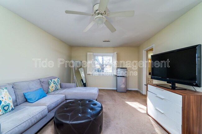 Building Photo - 1206 Ventura Pl