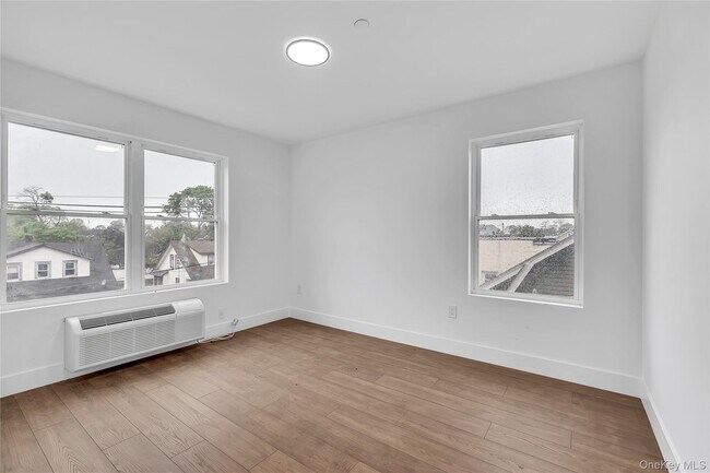 Building Photo - 74 Broadway