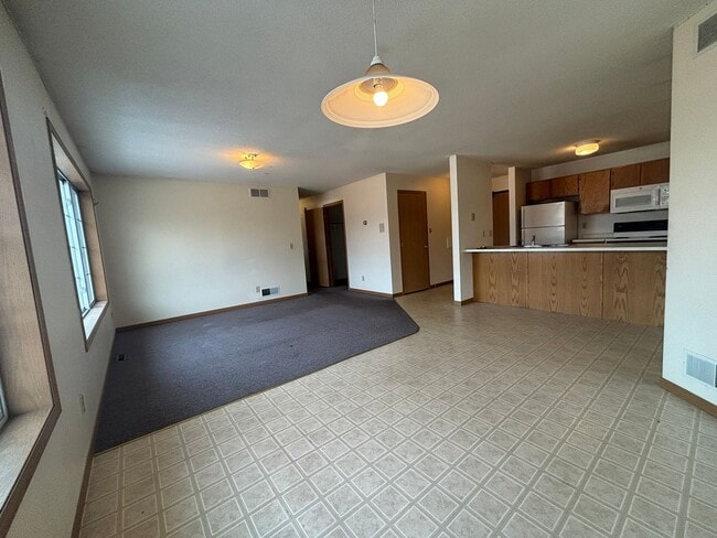 Building Photo - 33 W Minnesota St