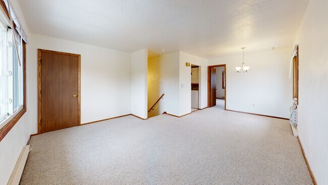 Building Photo - 2525 Hope Dr