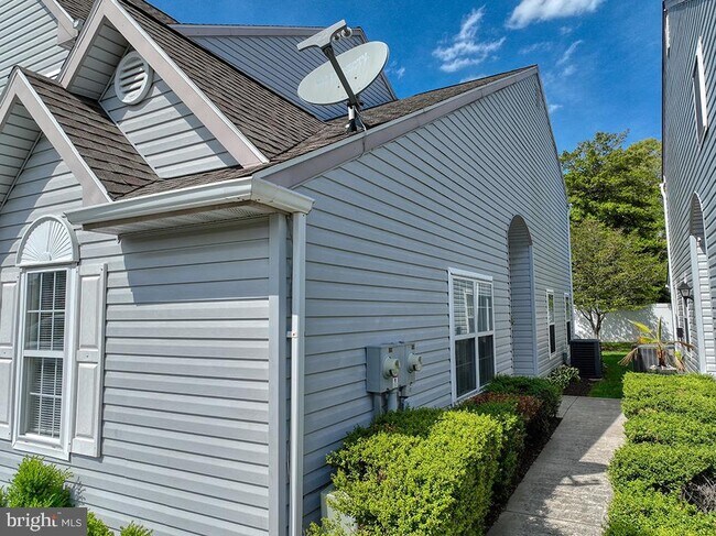 Building Photo - 108 Seabright Way