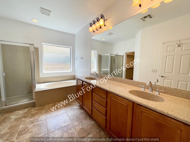 Building Photo - 1112 W Montelupo Dr