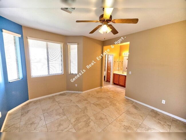 Building Photo - 606 W Woodfield Ct