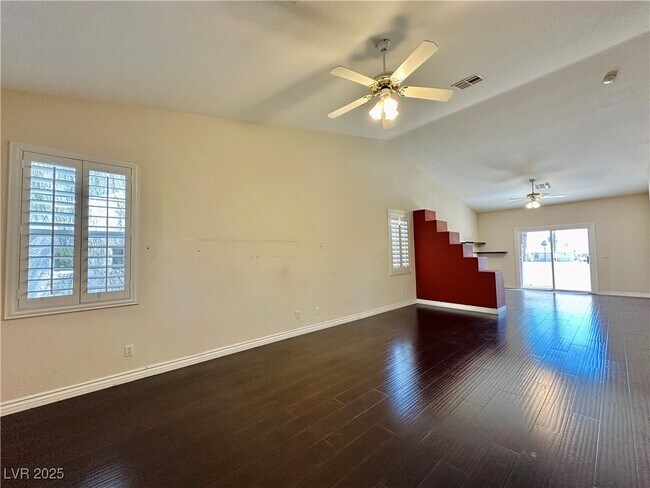 Building Photo - 122 Cascade Lake St