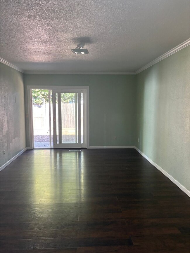 Building Photo - 1069 Ely Blvd S