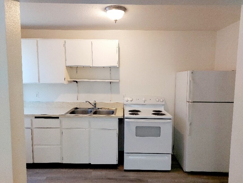 Building Photo - 1010 E Evans Ave