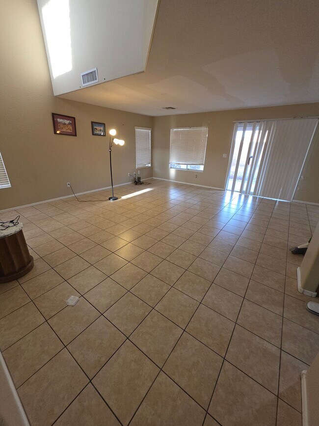 Building Photo - 1081 S 225th Ave