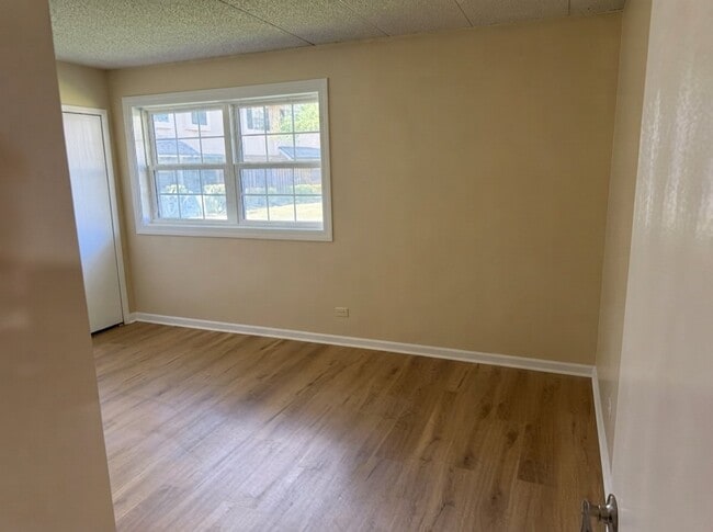 Building Photo - 353 S Whispering Hills Dr