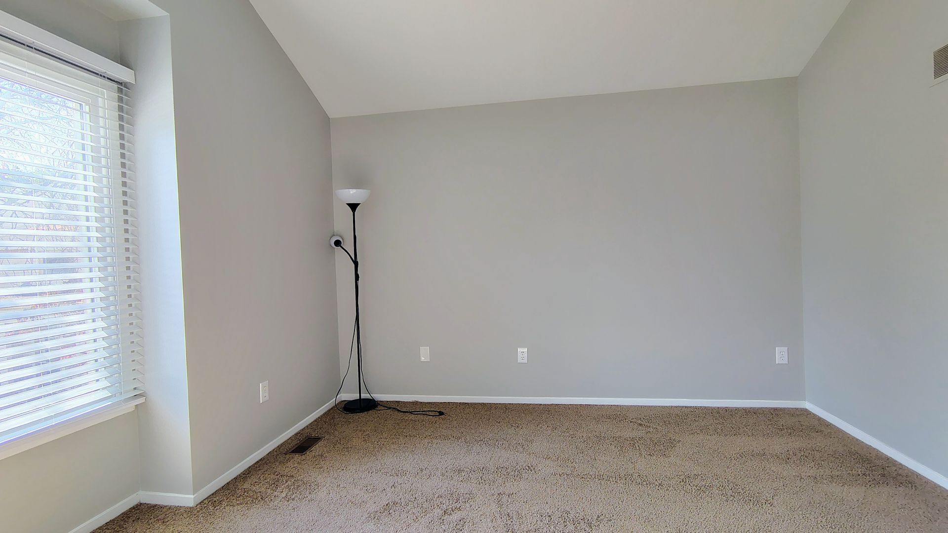 Building Photo - 24757 Bashian Dr