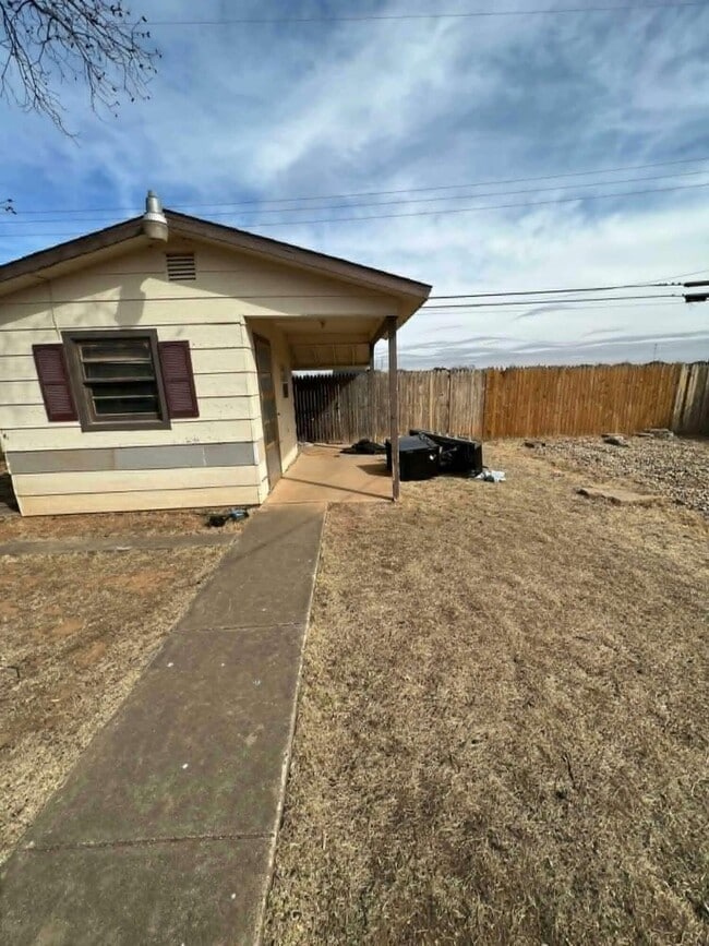 Building Photo - 810 Mimosa Ave