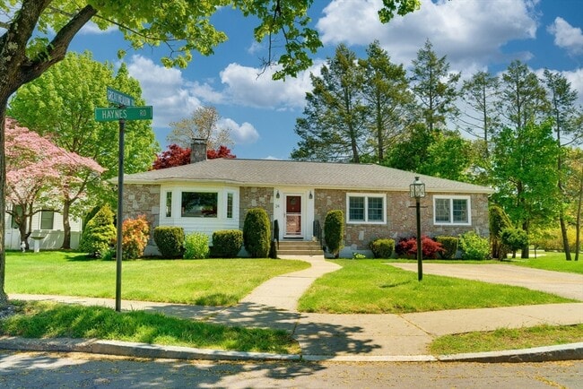 Building Photo - 24 Great Meadow Rd