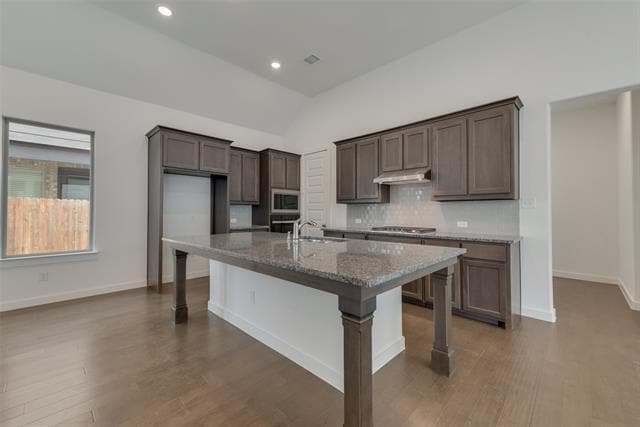 Building Photo - 635 Caprice Blf