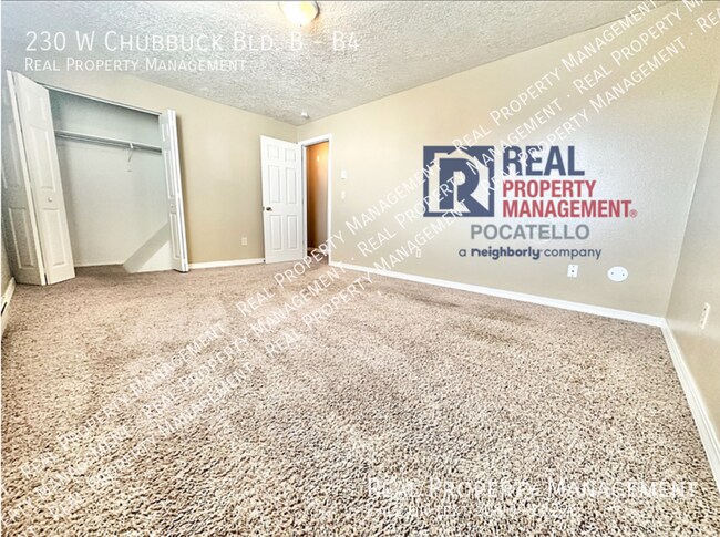 Building Photo - 230 W Chubbuck Rd