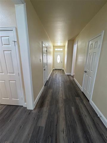 Building Photo - 200 Oak St