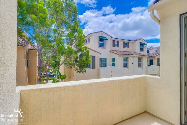 Building Photo - Charming 2Bdm 2Ba Tri-Level Condo in Otay ...