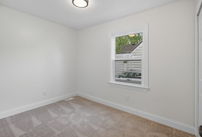 Building Photo - 23329 Hazelwood Ave