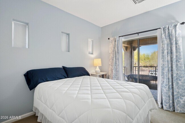 Building Photo - 3935 E Rough Rider Rd