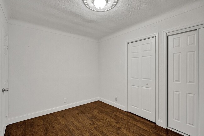 Building Photo - 651 SW 15th St