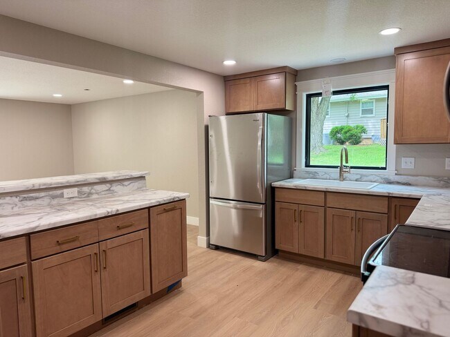 Building Photo - Italian Estates Property Management