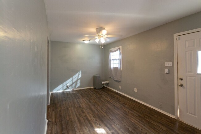 Building Photo - Charming 2-Bed, 1-Bath Home in South Oklah...