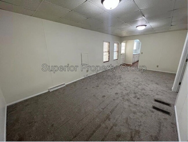 Building Photo - 150 S River St