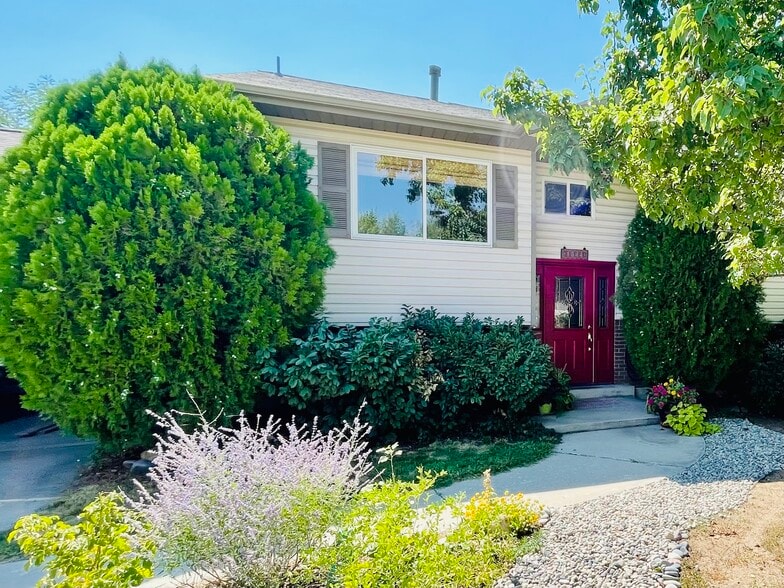 Primary Photo - 1544 E Mulberry Way