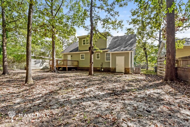 Building Photo - Beautiful 5-Bedroom Home