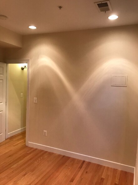 Building Photo - 3227 11th St NW