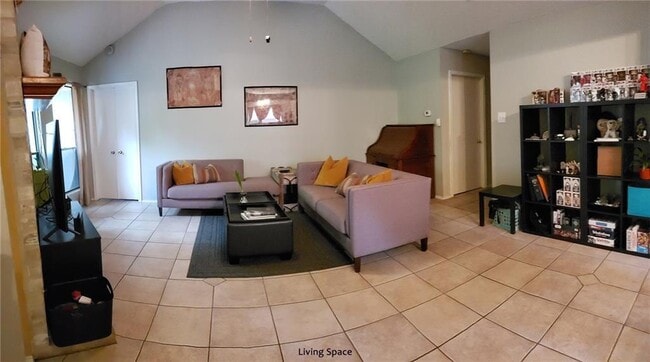 Building Photo - 2110 Nathan Dr