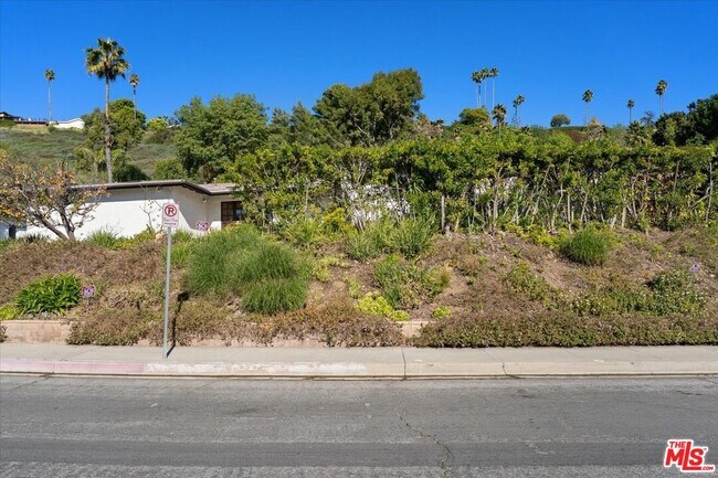 Building Photo - 13521 Bayliss Rd