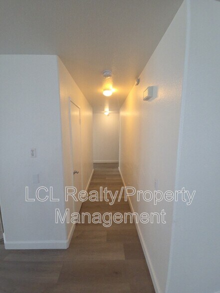 Building Photo - 1510 Sunnybank Dr
