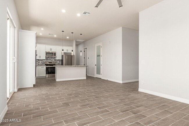 Building Photo - 14861 S Capistrano Rd