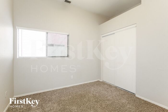 Building Photo - 15243 N 66th Dr