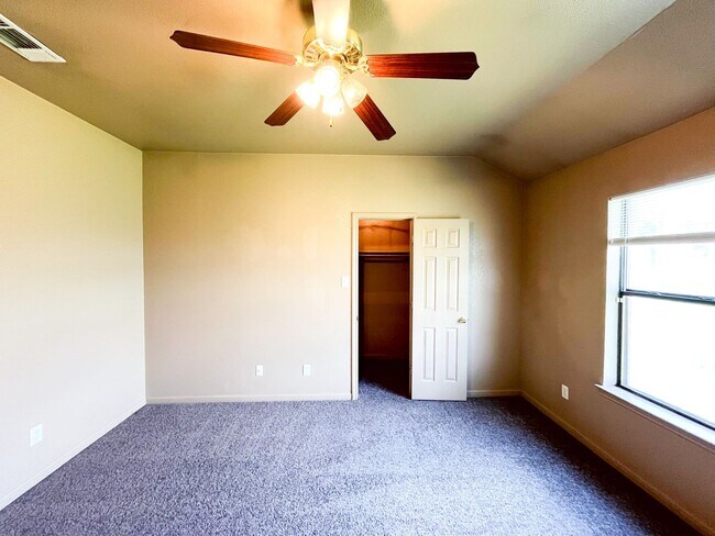 Building Photo - 1303 Nicholas Cir