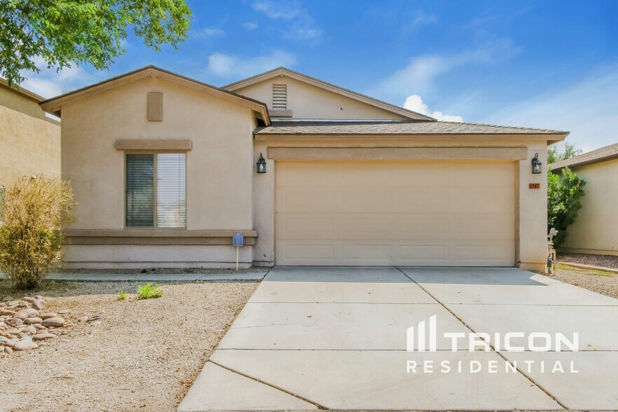 Primary Photo - 1747 E Desert Rose Trail