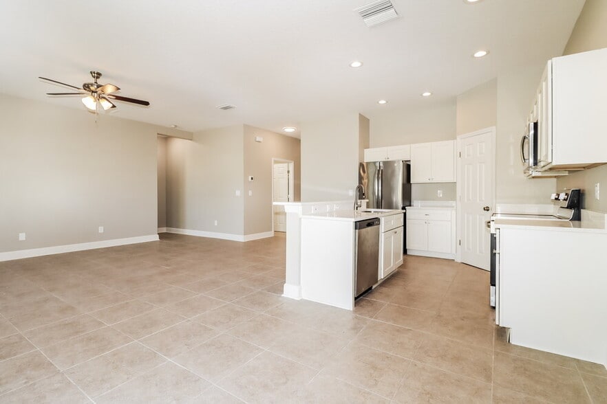 Building Photo - 919 Fern Leaf Dr