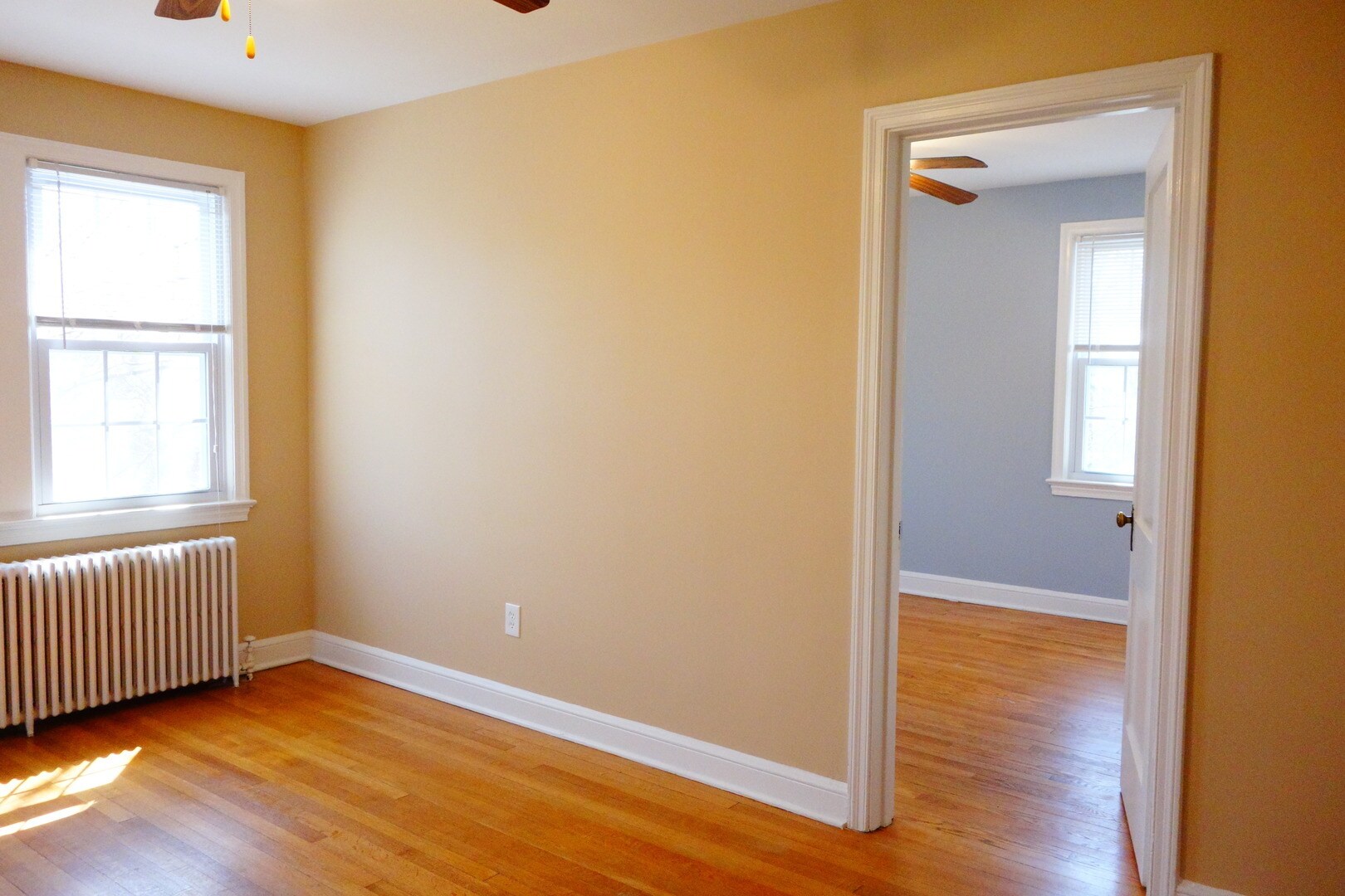 Building Photo - Beautifully Updated Apartments in a Quiet Garden-Style Building