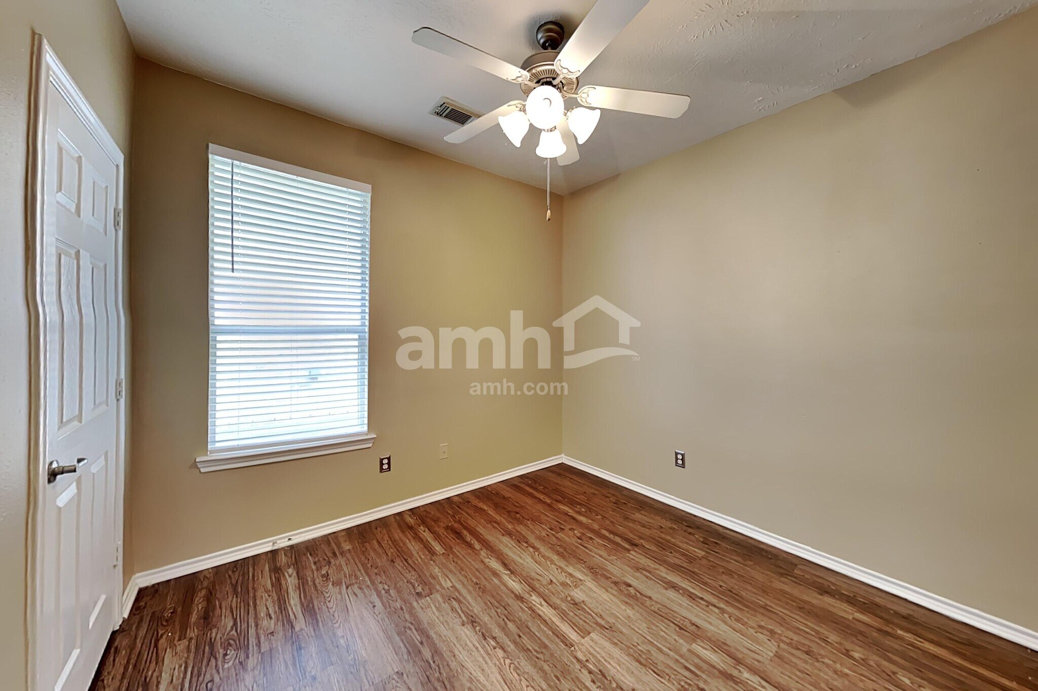 Building Photo - 8723 Rollick Dr