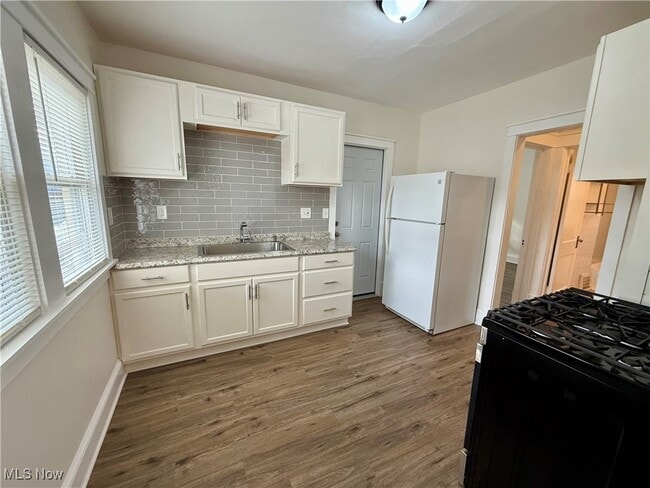 Building Photo - 4706 E 93rd St