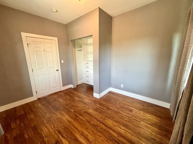 Building Photo - Gorgeous Upgraded Home In Glassell Park Area
