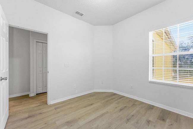 Building Photo - 2795 Oakwater Dr