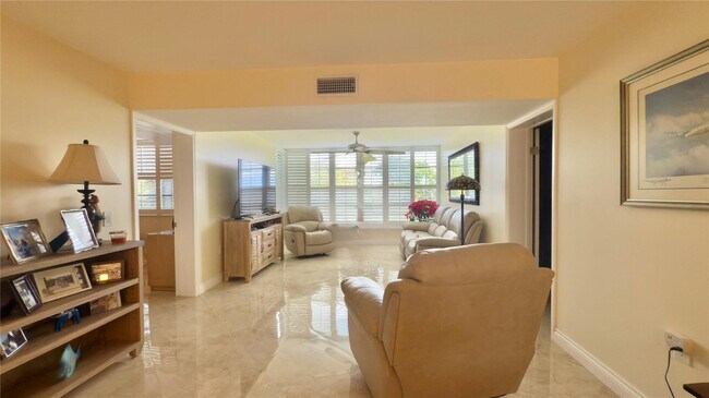 Building Photo - 1516 Whitehall Dr