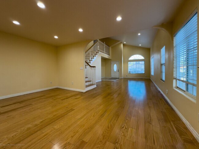 Building Photo - Beautiful 4 Bedroom, 3 Bath Home in Lemon ...