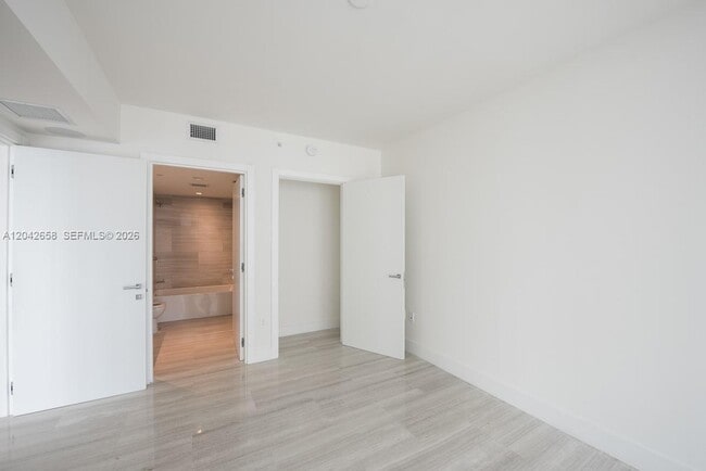 Building Photo - 1451 Brickell Ave