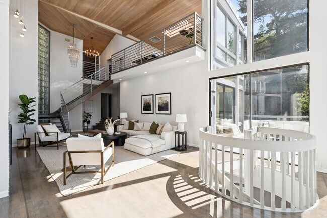 Building Photo - 2861 Chelsea Dr