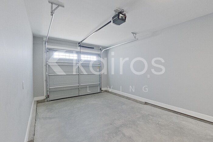 Building Photo - 3708 Oak Leaf Wy