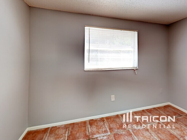 Building Photo - 1309 Fairwood Ave