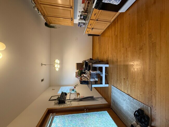 Building Photo - 4103 N Kenmore Ave