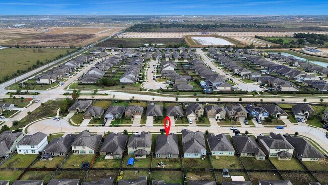 Building Photo - 25827 Kinship Ct